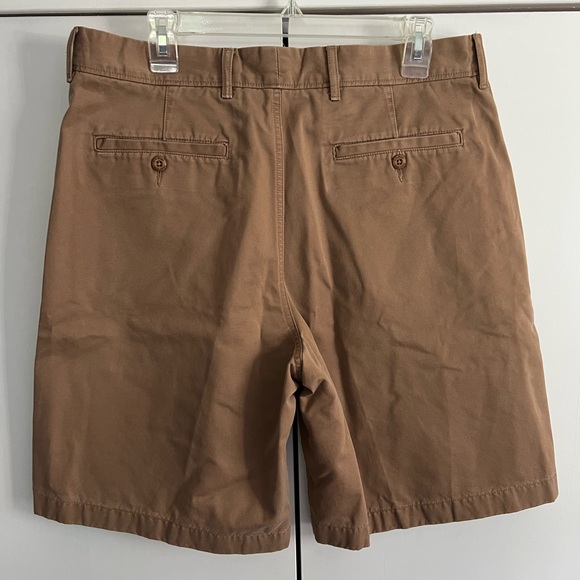NWOT LLBean men’s khaki shorts Size 34 waist with 9 inch inseam - Picture 3 of 9